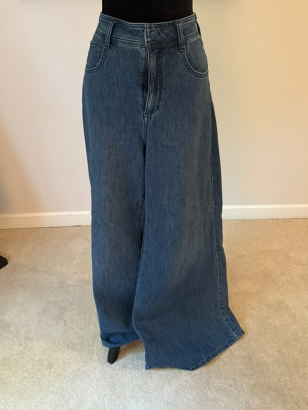 Pilcro Wide Leg High Rise Flare Jeans in Medium Blue - Size 30